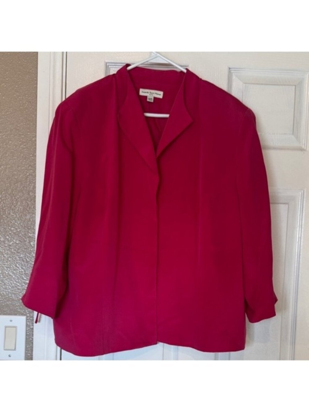 Amanda Smith Women's Fuchsia Blouse